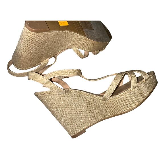 Touch of‎ Nina Shoes Platform Gold Party/Wedding Shoes size 8.5M - Picture 9 of 9